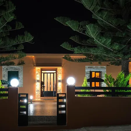Villa Garden Family Pyrgos Kallistis